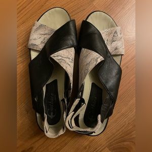 Earthier sandals - cute and comfortable with snake print. Size 8.